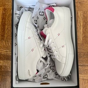 NWT White with pink detailing sneakers, GREATS Royale 2.0